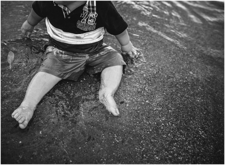 Chicago Family Photographer_North Avenue Beach_Rebecca Hellyer Photography