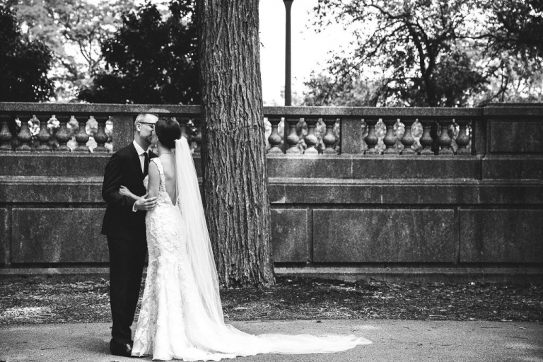 Bride and groom portraits | Formal gardens Michigan Avenue chicago | © Rebecca Hellyer Photography