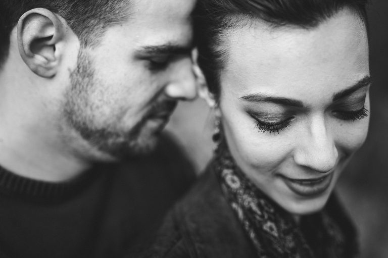 Engagement photos in Chicago | Chicago photographer | Chicago engagement | © Rebecca Hellyer Photography